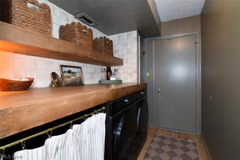 25436 Halburton Road Beachwood OH 44122