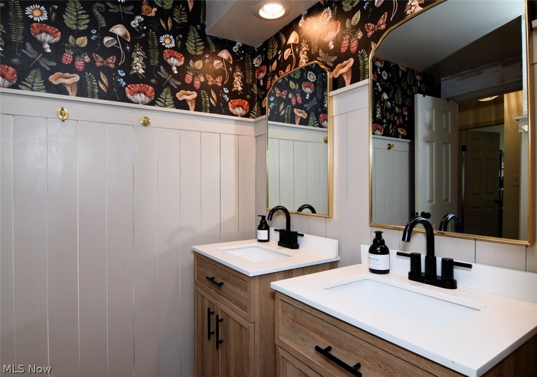25436 Halburton Road Beachwood OH 44122