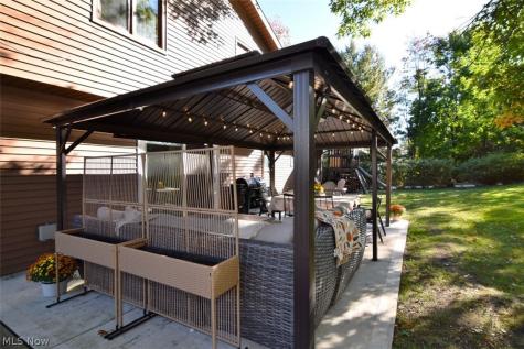 25436 Halburton Road Beachwood OH 44122