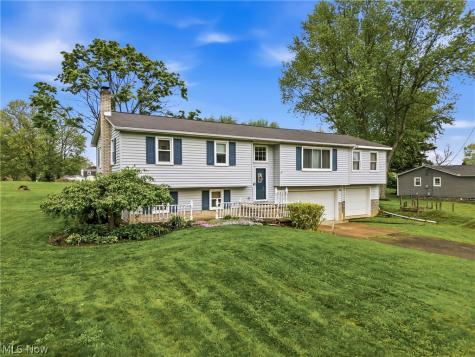 Apples Way Drive Leetonia OH 44431