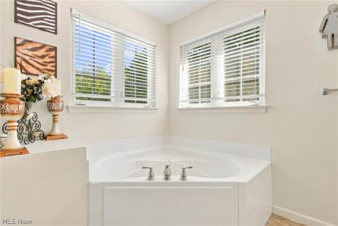 7372 Meadow Brooke Way Northfield OH 44067