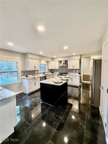 34 Chadbourne Drive Hudson OH 44236