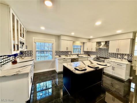 34 Chadbourne Drive Hudson OH 44236