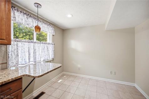 9481 Yorkview Drive North Royalton OH 44133