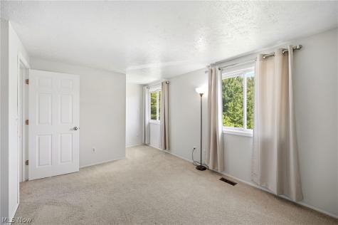 9481 Yorkview Drive North Royalton OH 44133