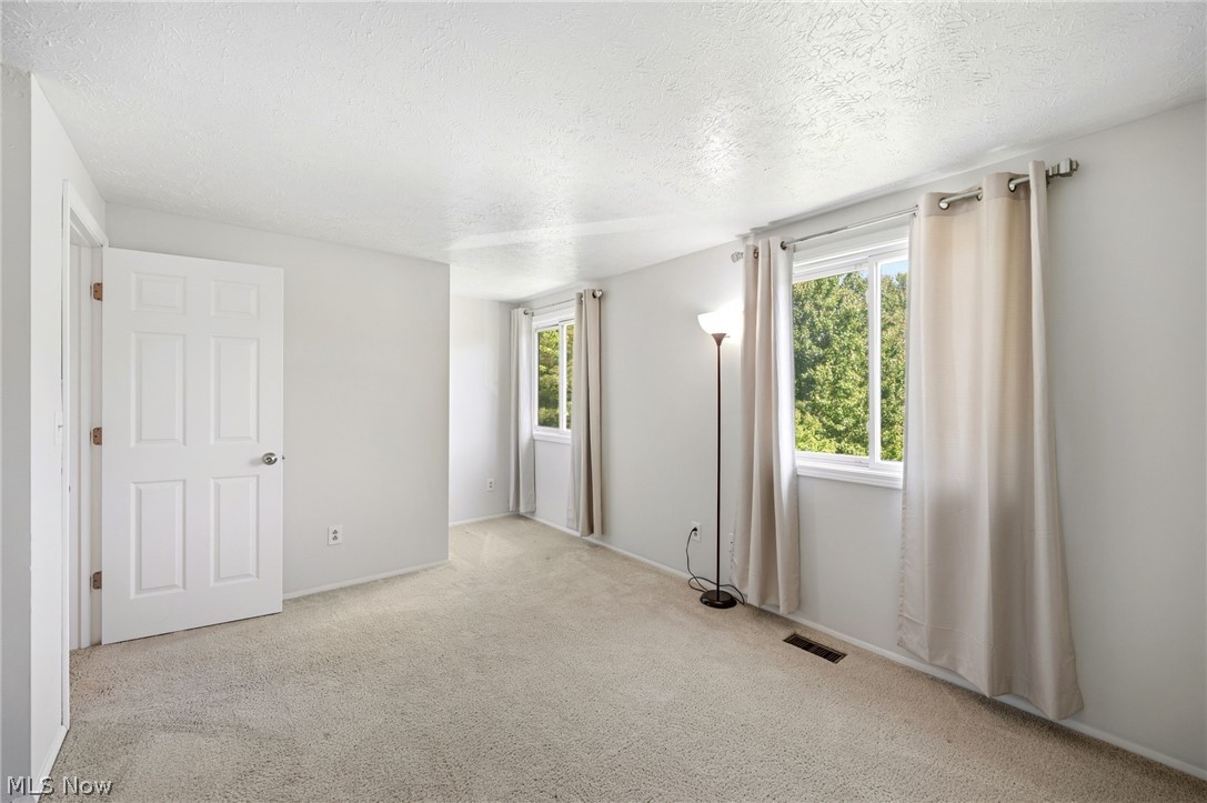 9481 Yorkview Drive North Royalton OH 44133
