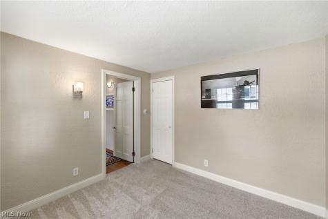 233 Sunset Road Avon Lake OH 44012