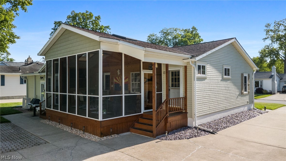 233 Sunset Road Avon Lake OH 44012