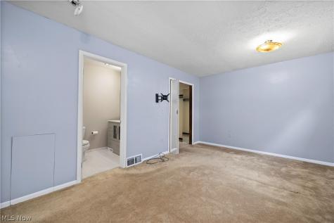 4704 W 156th Street Cleveland OH 44135