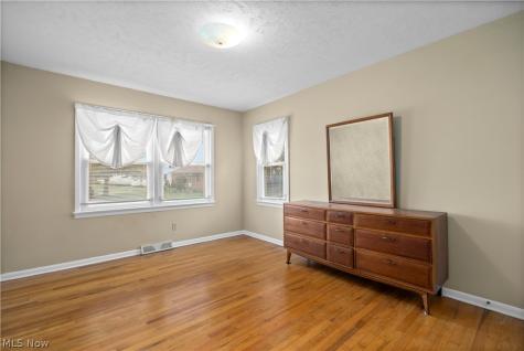 4704 W 156th Street Cleveland OH 44135