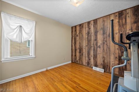 4704 W 156th Street Cleveland OH 44135