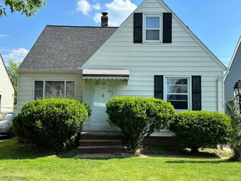 1011 Parkleigh Drive Parma OH 44134