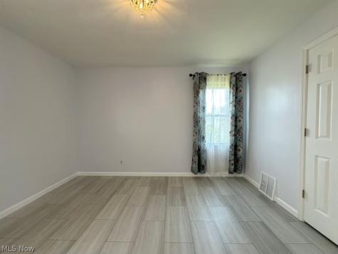 1011 Parkleigh Drive Parma OH 44134