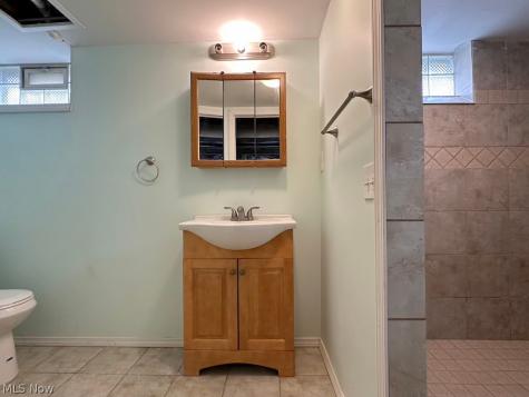1011 Parkleigh Drive Parma OH 44134