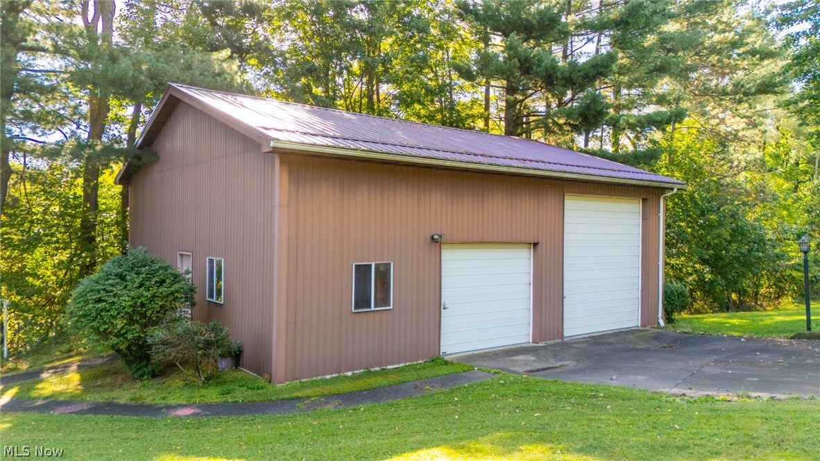 39756 State Route 39 Wellsville OH 43968