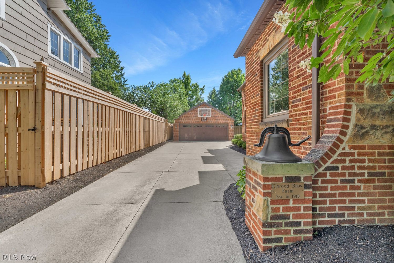 19637 Beach Cliff Boulevard Rocky River OH 44116