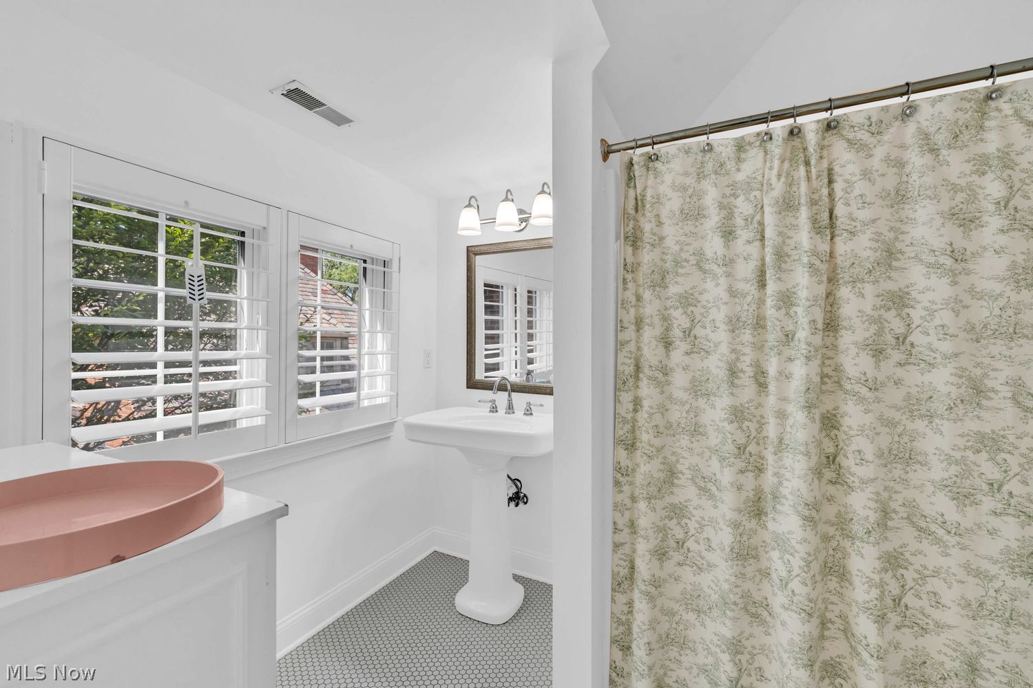 19637 Beach Cliff Boulevard Rocky River OH 44116