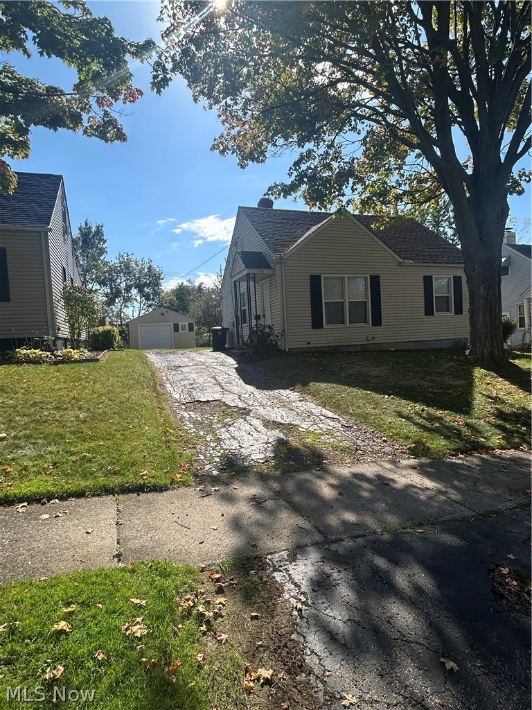 208 E Catawba Avenue Akron OH 44301