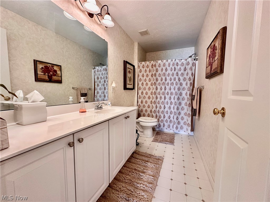 6062 White Tail Lane Lorain OH 44053