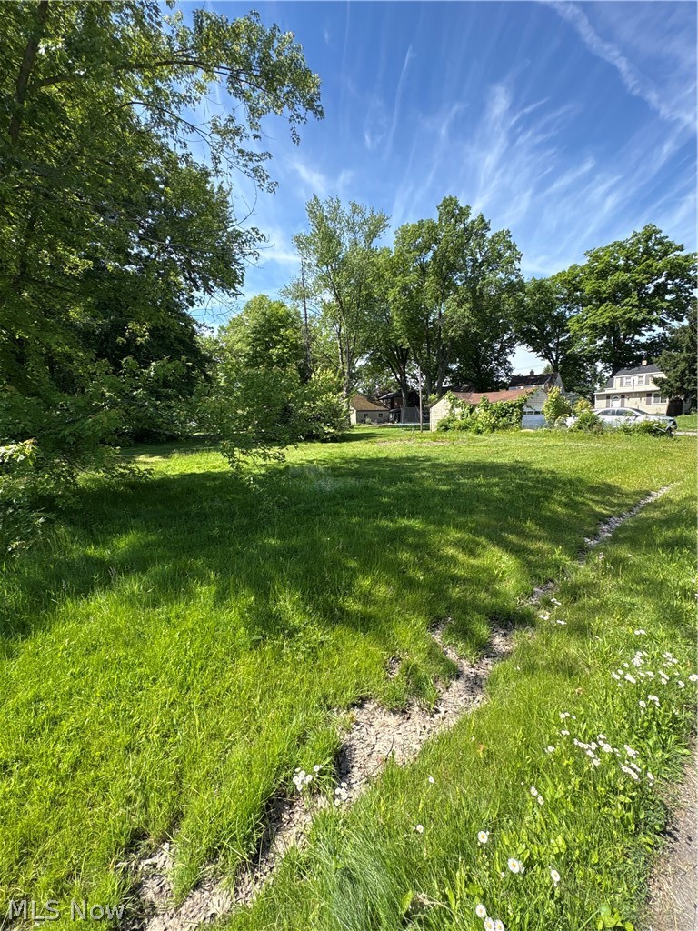 629 SE Willard Avenue SE Warren OH 44483
