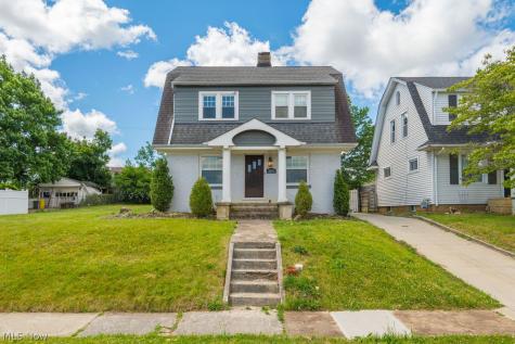 6813 Ridgewood Avenue Cleveland OH 44129