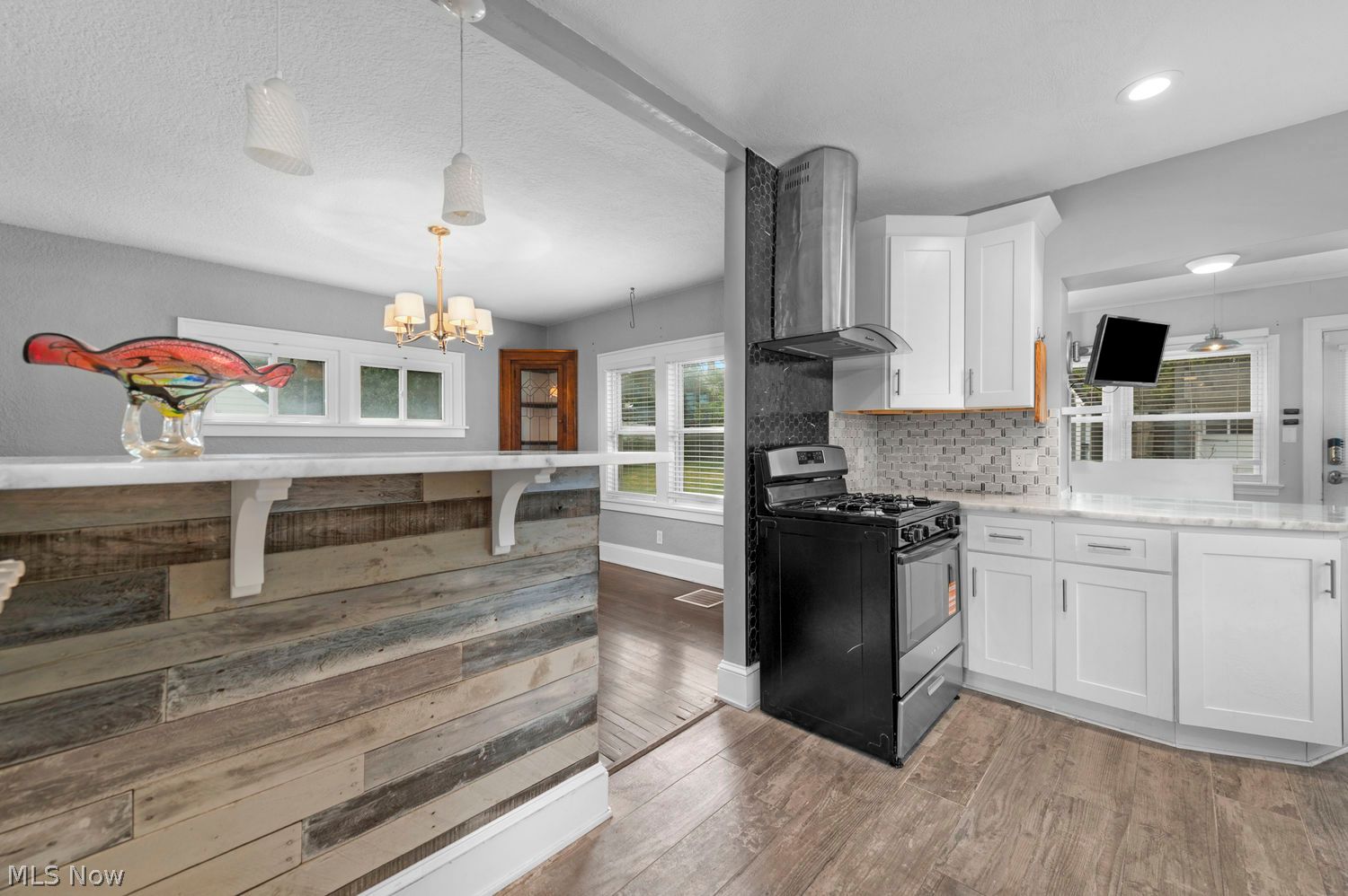 6813 Ridgewood Avenue Cleveland OH 44129