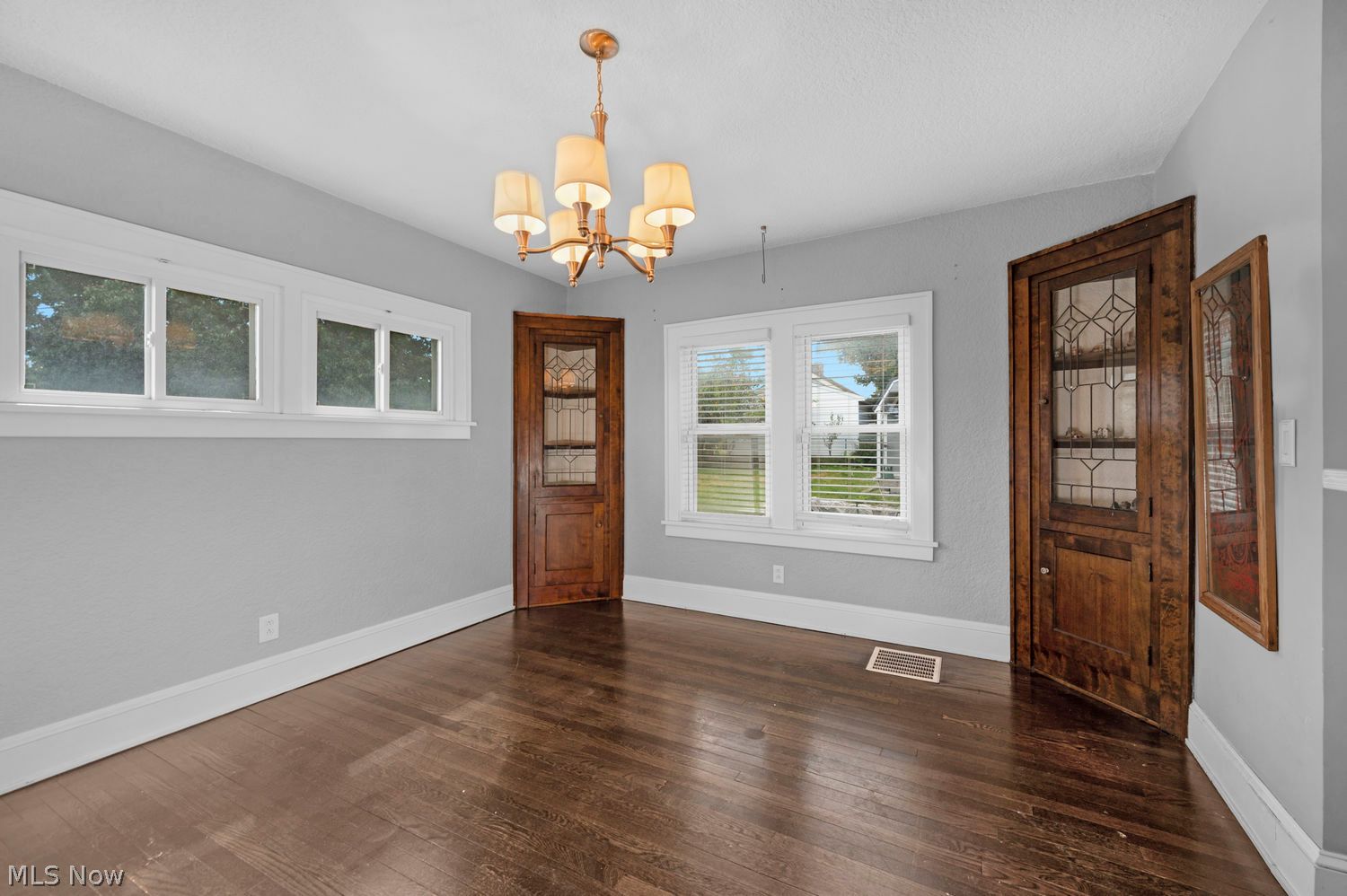 6813 Ridgewood Avenue Cleveland OH 44129