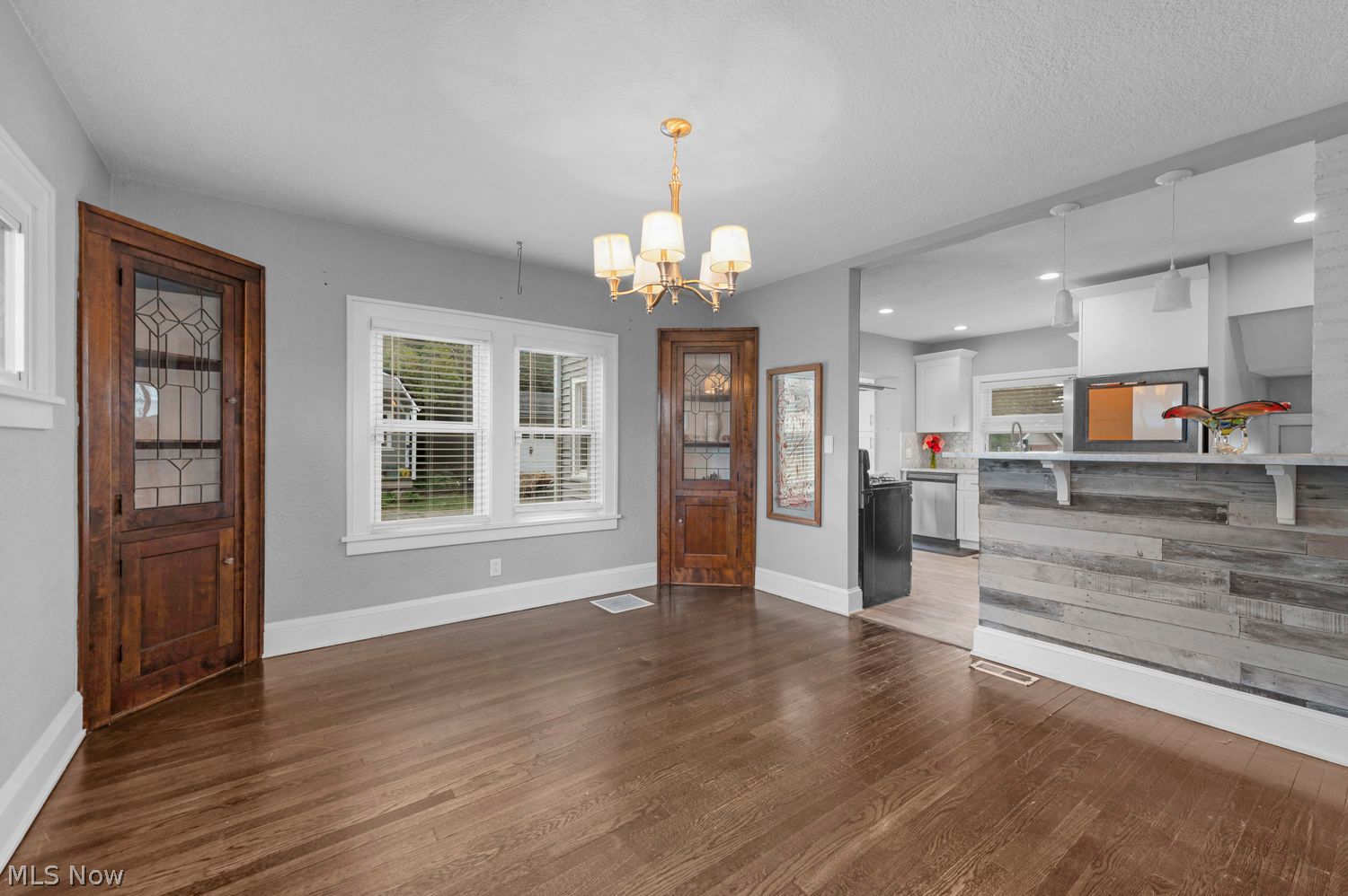 6813 Ridgewood Avenue Cleveland OH 44129