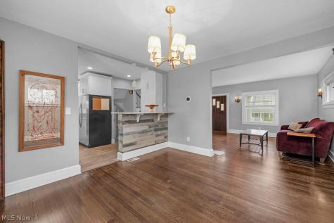 6813 Ridgewood Avenue Cleveland OH 44129