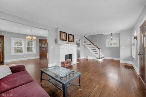 6813 Ridgewood Avenue Cleveland OH 44129