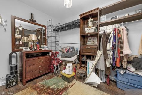 6813 Ridgewood Avenue Cleveland OH 44129