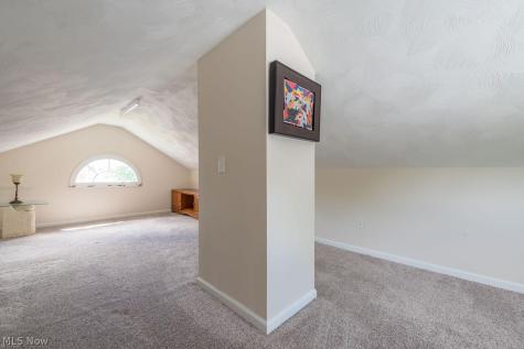 6813 Ridgewood Avenue Cleveland OH 44129