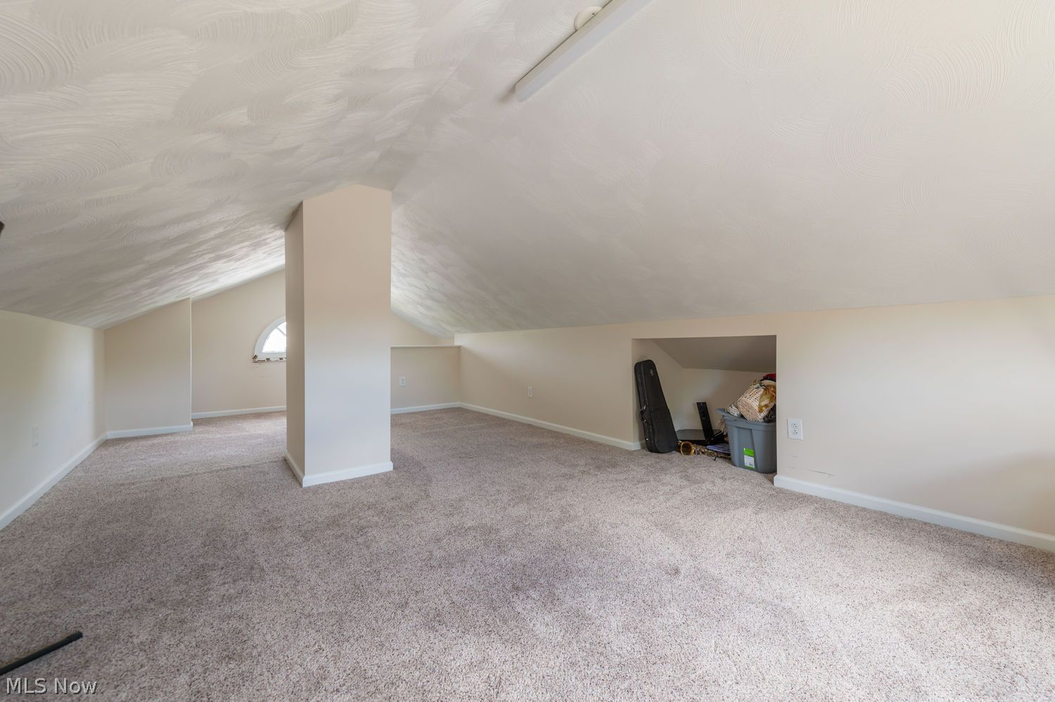 6813 Ridgewood Avenue Cleveland OH 44129