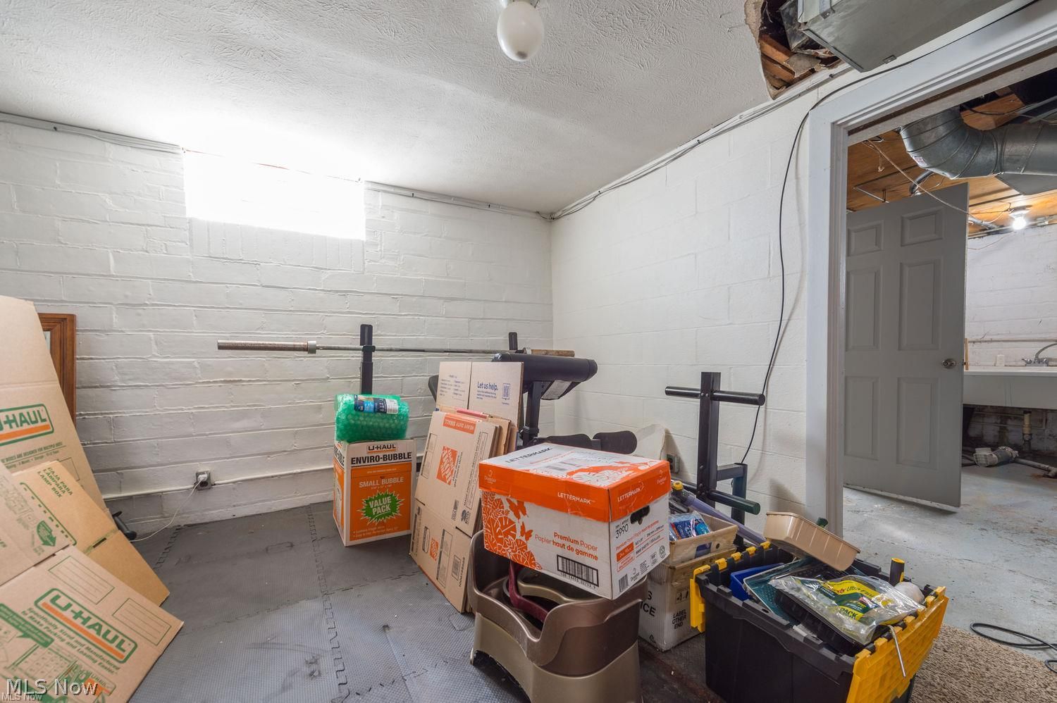 6813 Ridgewood Avenue Cleveland OH 44129