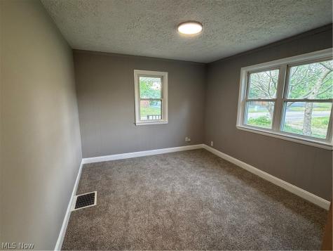 4719 S Main Street Akron OH 44319