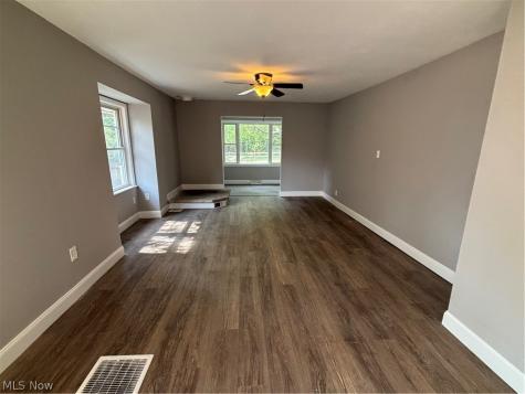 4719 S Main Street Akron OH 44319