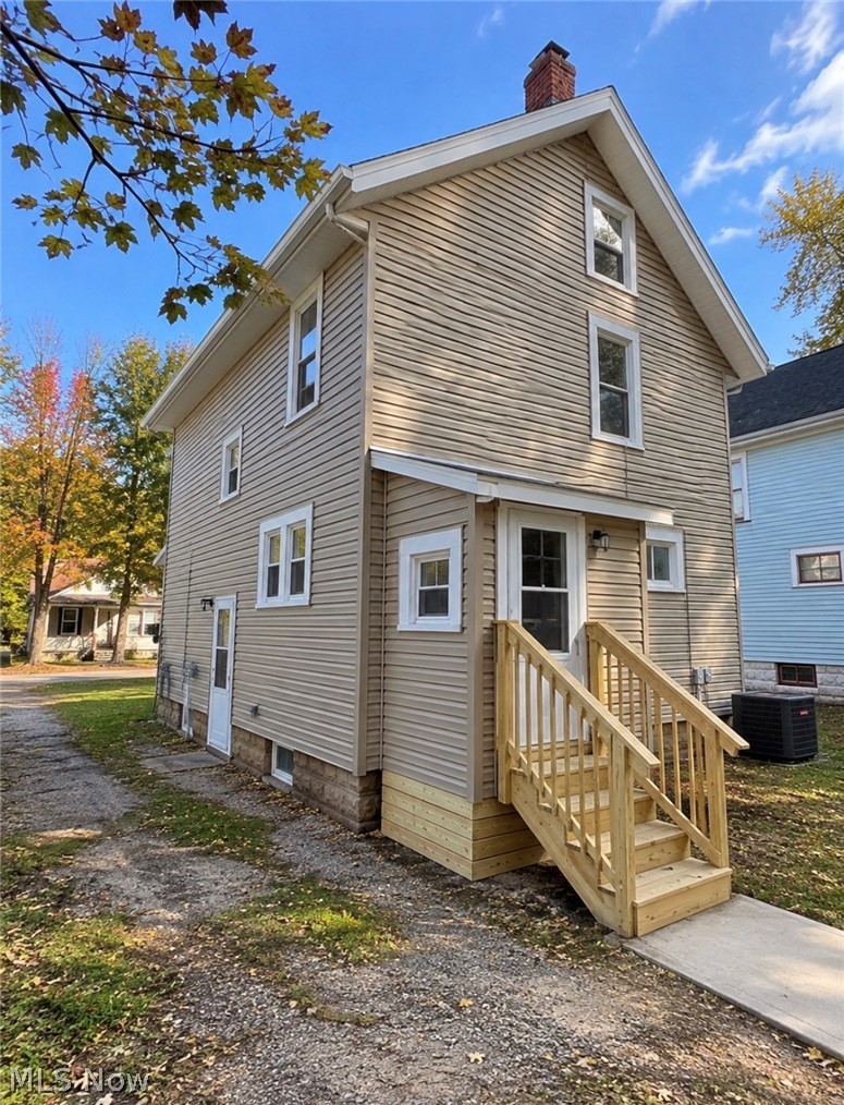 360 Noah Avenue Akron OH 44320