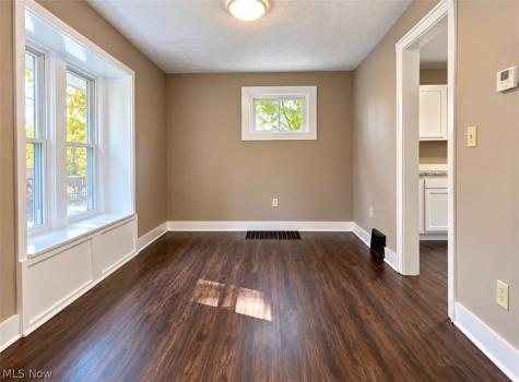 360 Noah Avenue Akron OH 44320