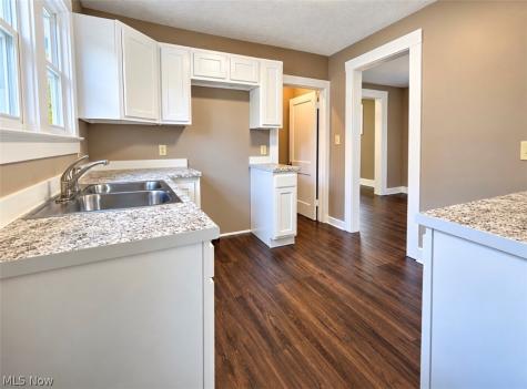 360 Noah Avenue Akron OH 44320