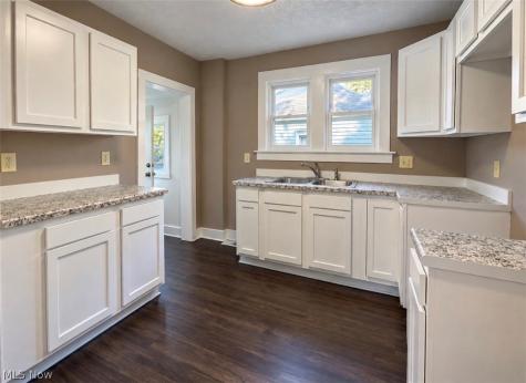 360 Noah Avenue Akron OH 44320