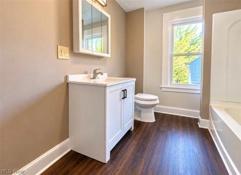 360 Noah Avenue Akron OH 44320