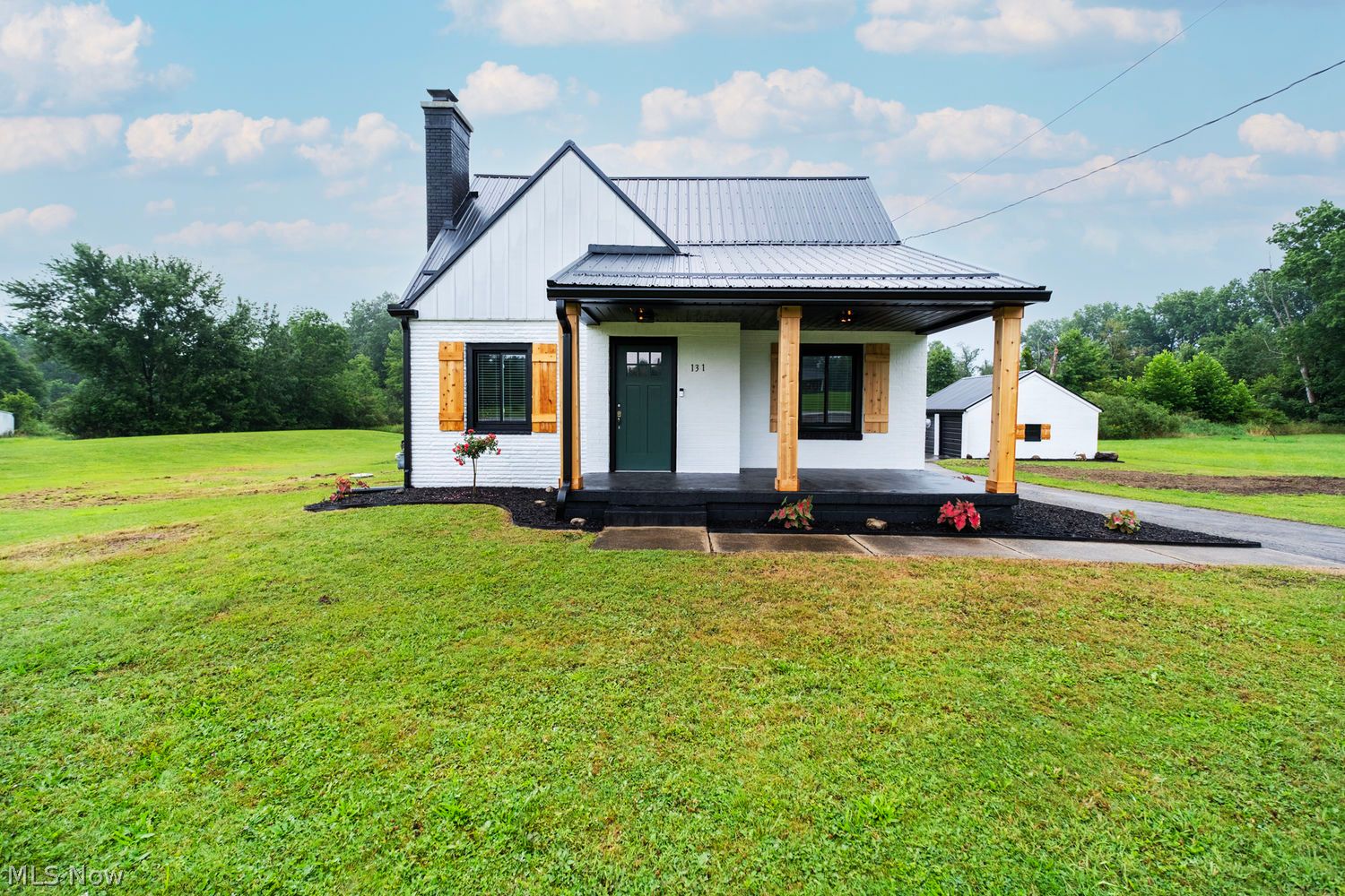 131 Struthers Coitsville Road Lowellville OH 44436