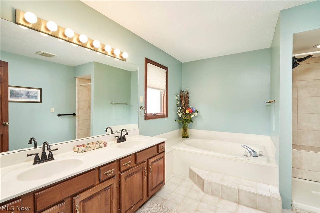 2796 Greenspire Circle Akron OH 44333