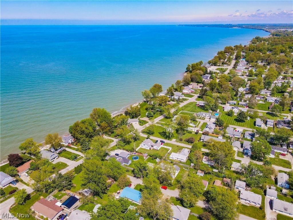 213 Harcourt Road Vermilion OH 44089