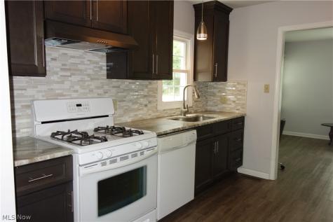 871 Overlook Avenue Ravenna OH 44266