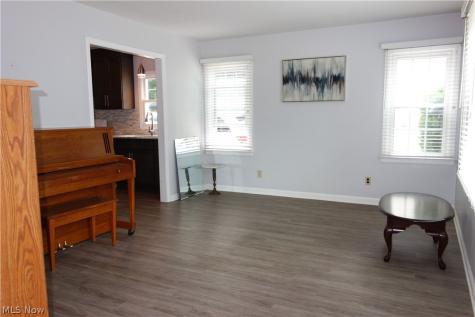 871 Overlook Avenue Ravenna OH 44266
