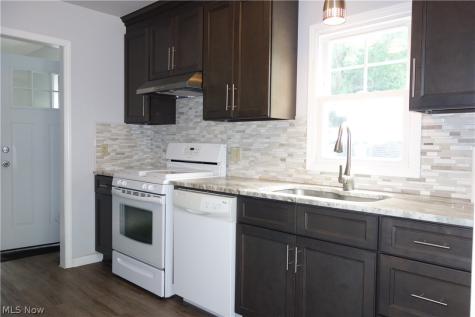 871 Overlook Avenue Ravenna OH 44266