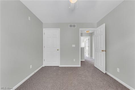 467 Canterbury Lane Northfield OH 44067