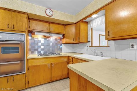 20559 Westwood Park Boulevard Strongsville OH 44149