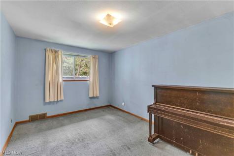 20559 Westwood Park Boulevard Strongsville OH 44149